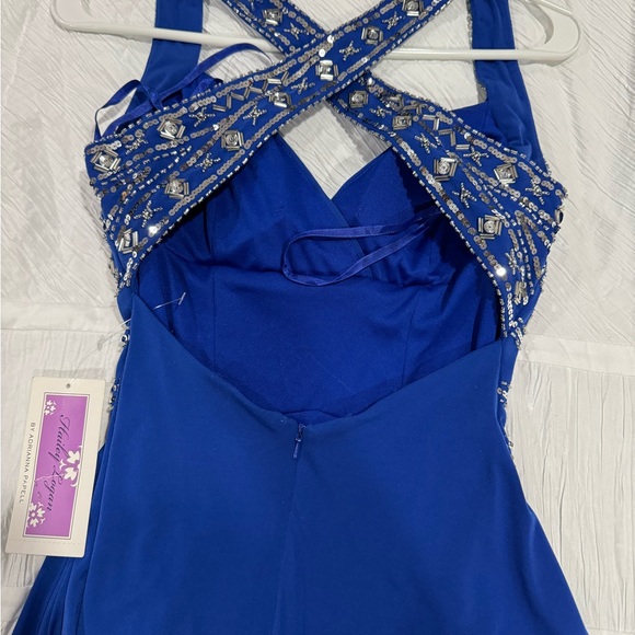 Hailey Logan - XS - Picture 3 of 3